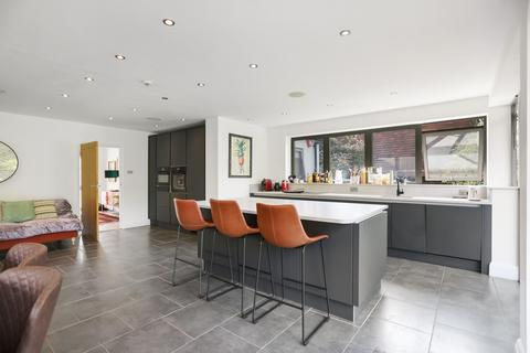 45 Surrenden Crescent, Brighton, BN1 6WE