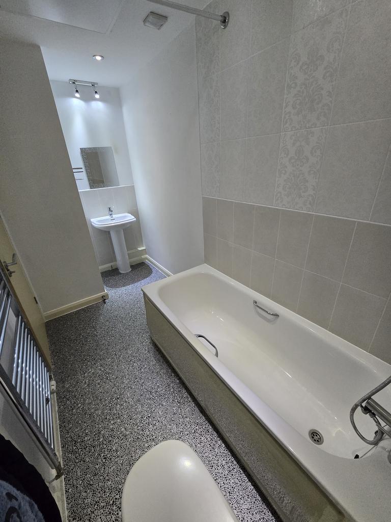 Main bathoom