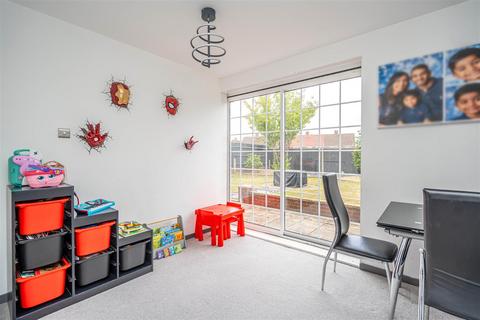 56 Claverley Drive, Wolverhampton, WV4 4QW