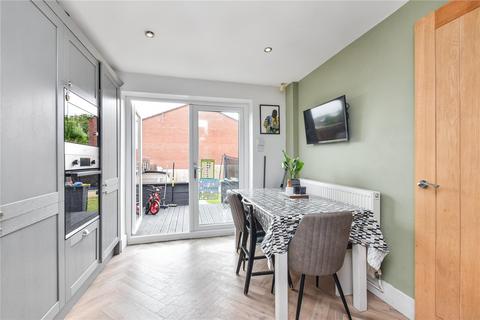 1 Britannia Close, Stanningley, Pudsey, LS28 6NS