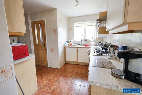 63 Crest Way, Portslade, Brighton, BN41 2EY