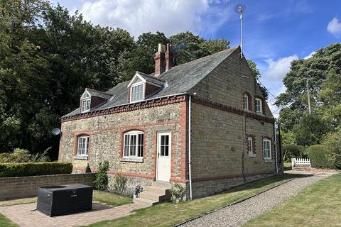 3 bedroom cottage for sale, Easthorpe YO17