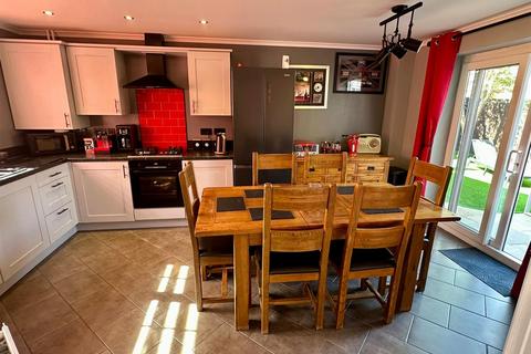 undefined, Woodfield Close, Kingstone