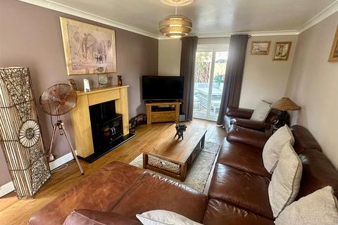undefined, Woodfield Close, Kingstone