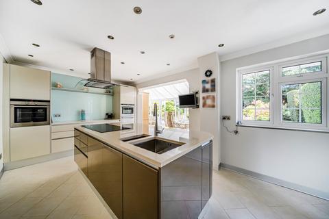 4 bedroom detached house for sale, Smarts Heath Road, Surrey GU22