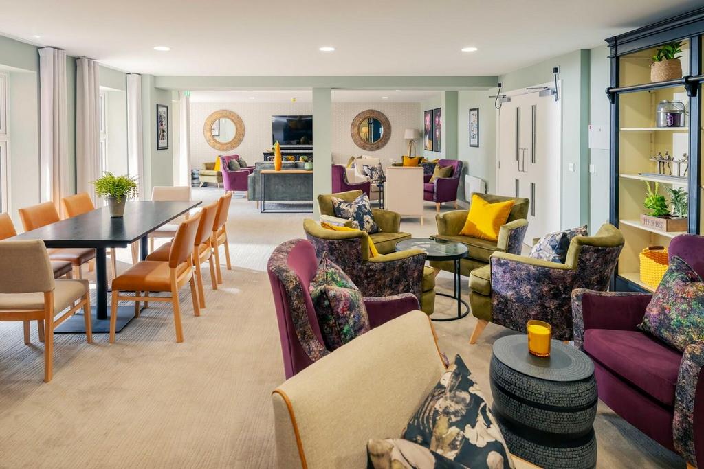 Foxglove Place Communal Lounge 216.jpg