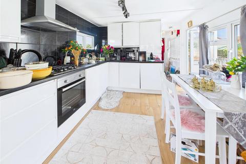 1 bedroom park home for sale, Lower Dunton Road, Dunton, Brentwood