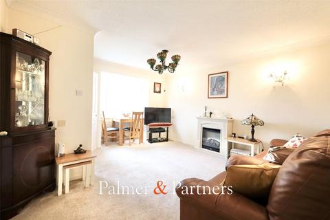 2 bedroom bungalow for sale, Lyon Close, Clacton-on-Sea, Essex, CO15