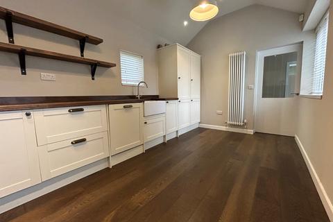 3 bedroom detached house to rent, Elmete Lane, Leeds LS8