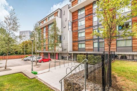 Broadway, Salford M50