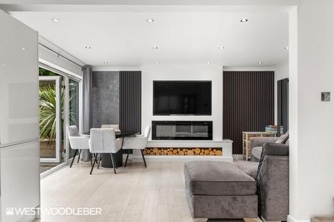 70 Clyfton Close, Broxbourne, EN10 6NY