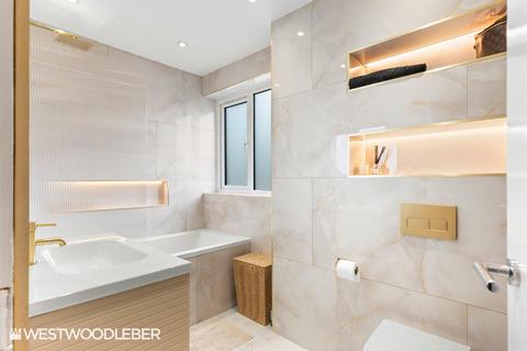 70 Clyfton Close, Broxbourne, EN10 6NY