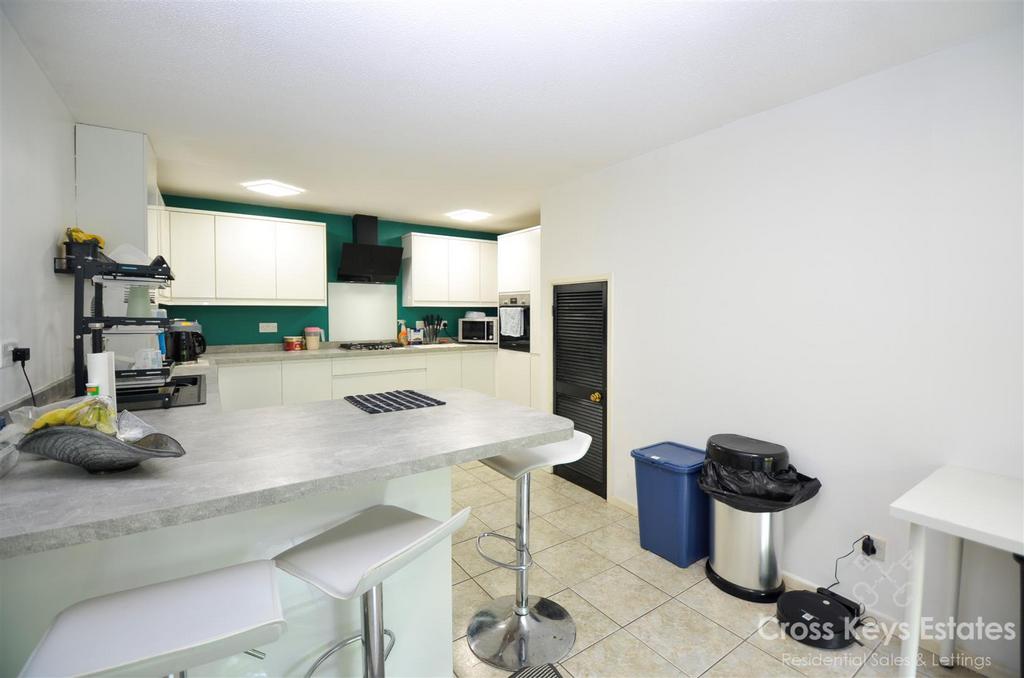Kitchen / Dinner