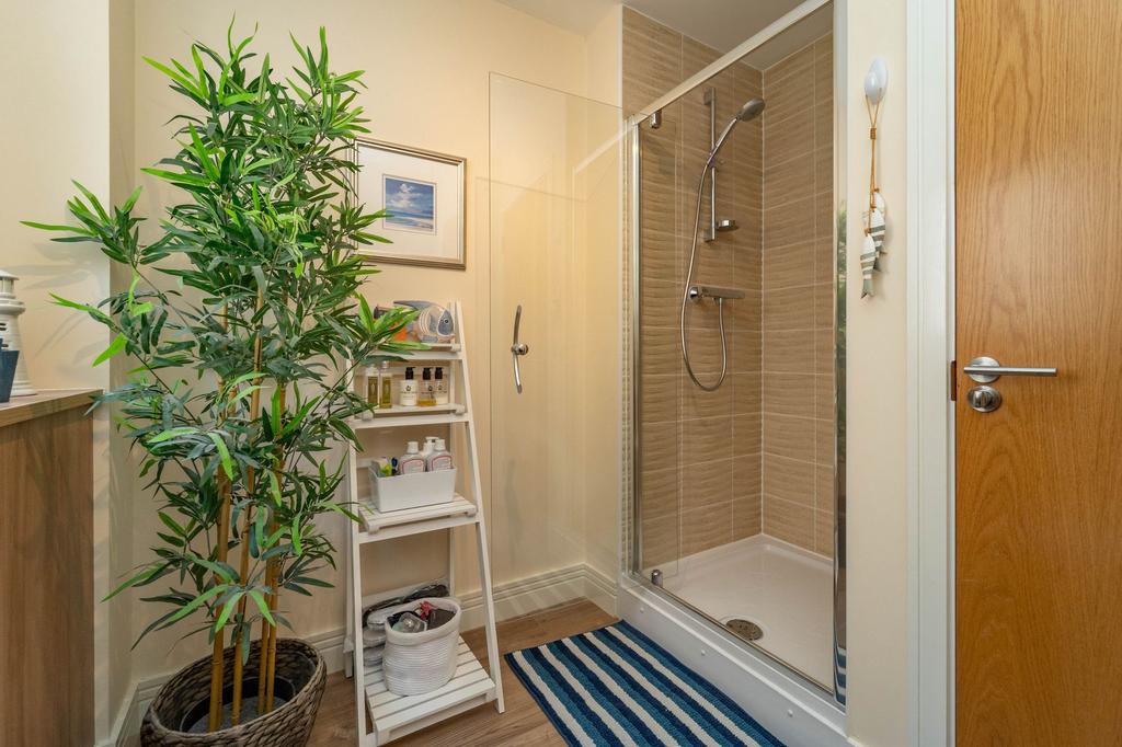 Bedroom Two En-suite