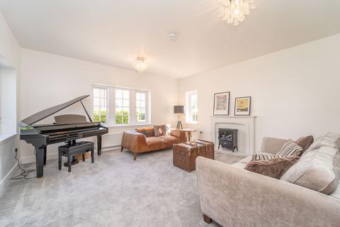 undefined, West Cairn View, Livingston EH54