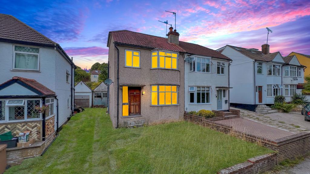 rectory-lane-banstead-sm7-3-bed-semi-detached-house-450-000