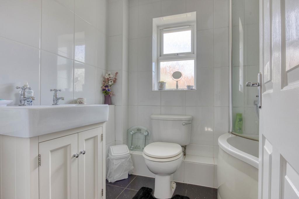 Ewemove Taunton - Graham Way (6)