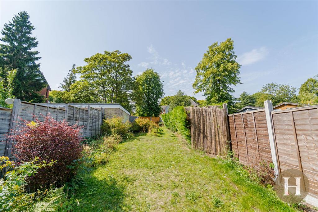 Garden/ Garage