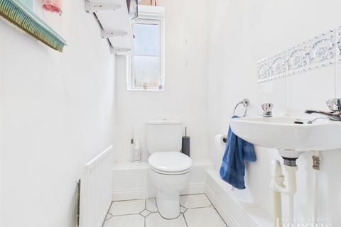 82 Breadels Field, Beggarwood, Basingstoke, RG22 4RZ