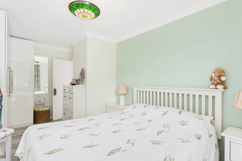8 Oast House Close, Wraysbury, Staines-upon-thames, TW19 5BX