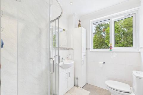 8 Oast House Close, Wraysbury, Staines-upon-thames, TW19 5BX