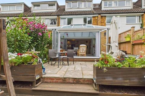 8 Oast House Close, Wraysbury, Staines-upon-thames, TW19 5BX