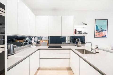 2 bedroom flat for sale, Brodrick Road, London SW17