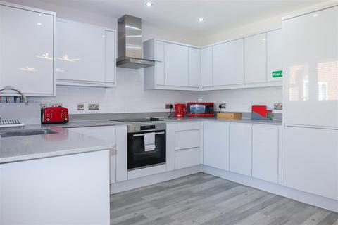 2 bedroom apartment for sale, Tipps Cross Lane, Hook End, Brentwood
