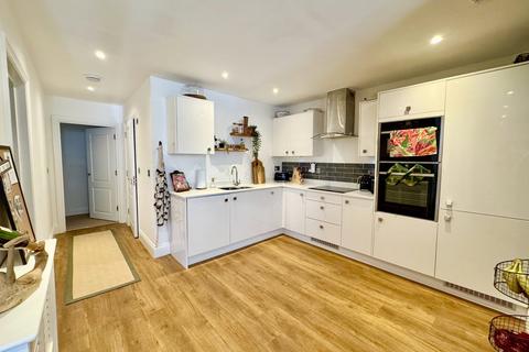 2 Roslin Road, Bournemouth, BH3 7JA