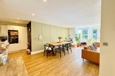 2 Roslin Road, Bournemouth, BH3 7JA