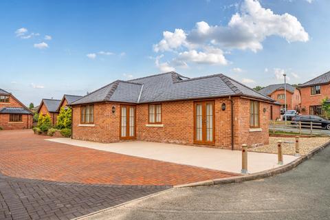 undefined, Llys Melyn, Tregynon, Newtown