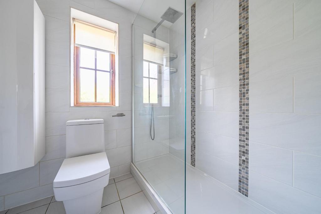 Shower Room corner.jpg