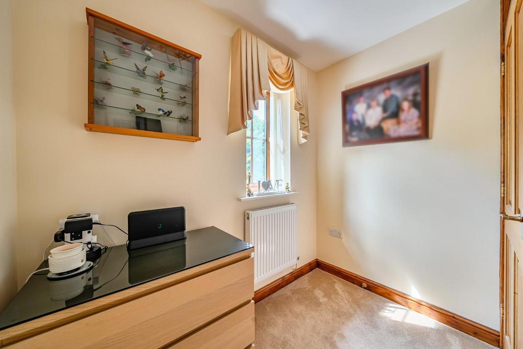 Bedroom 4.jpg