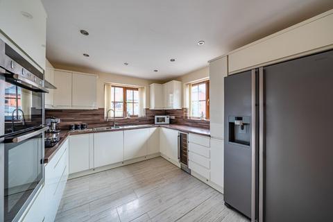 undefined, Llys Melyn, Tregynon, Newtown