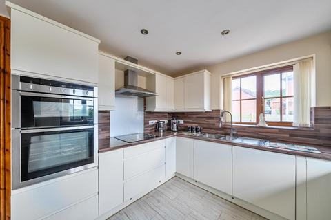 undefined, Llys Melyn, Tregynon, Newtown