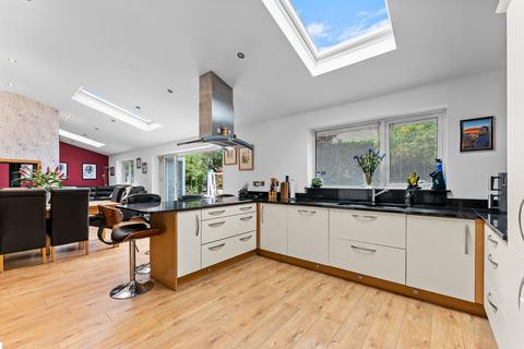 4 bedroom detached house for sale, Buckingham Avenue, Widnes WA8