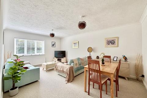2 bedroom ground floor flat for sale, Hastings Road, Bexhill on Sea, TN40