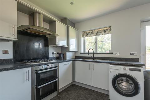 4 bedroom end of terrace house for sale, Horsforde View, Leeds LS13