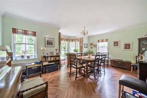 undefined, Elmdon Place, Surrey GU1