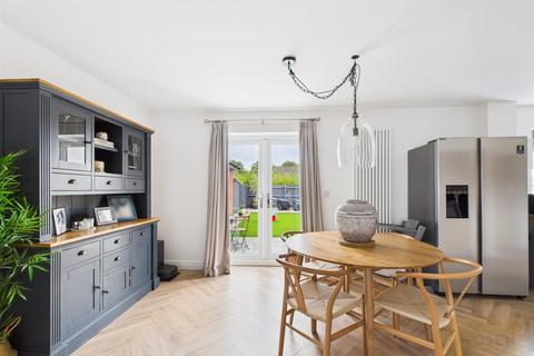 13 Plough Close, Brockworth, Gloucester, GL3 4XX