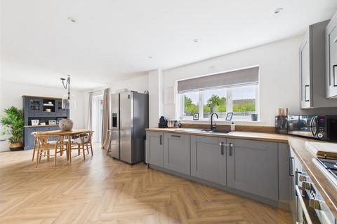 13 Plough Close, Brockworth, Gloucester, GL3 4XX