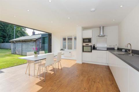 undefined, Holly Close, Henley-On-Thames RG9