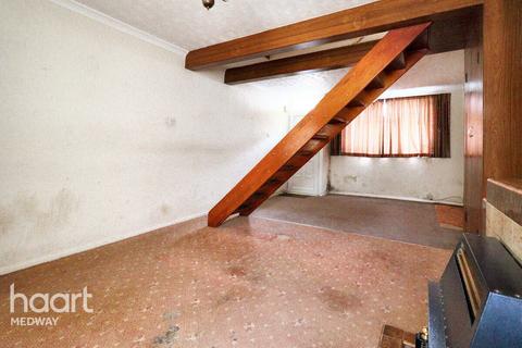 2 bedroom terraced house for sale, Edinburgh Road, Chatham