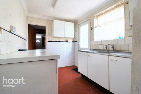 2 bedroom terraced house for sale, Edinburgh Road, Chatham