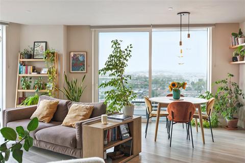 2 bedroom apartment for sale, Daneland Walk, London, N17