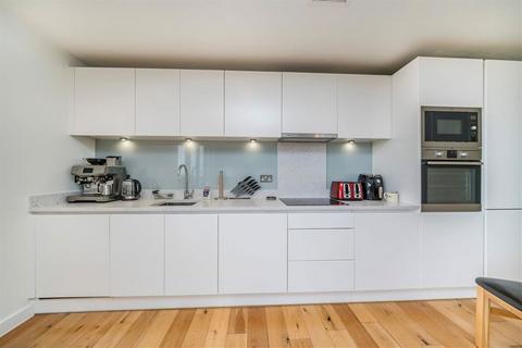 3 bedroom flat for sale, Cadmium Square, London E2