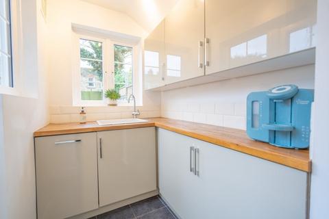 2 bedroom maisonette for sale, Cambray Road, Balham, SW12