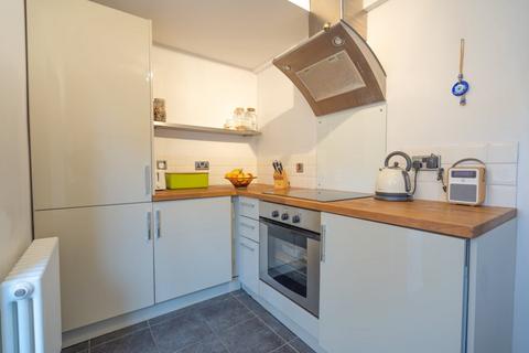 2 bedroom maisonette for sale, Cambray Road, Balham, SW12