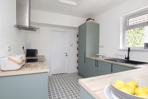 35 Collwyn Street, Tonyrefail, Porth, CF39 8BH