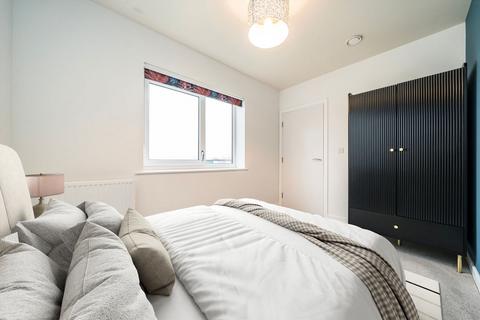 2 bedroom flat for sale, Springfield Drive, London SW17